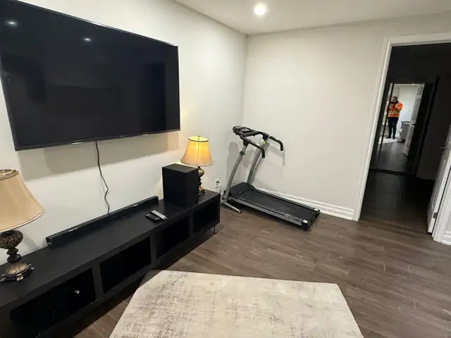 1 Bedroom Basement for Rent – Utilities & Internet Included | Mi in Long Term Rentals in Oakville / Halton Region - Image 7