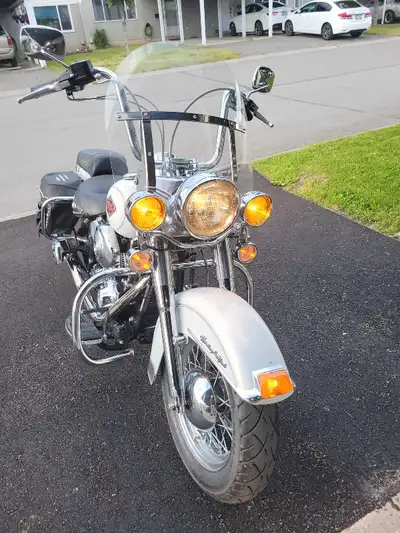 01 Heritage, SE Cams, Bassani dual exhaust, dyno tuned. New Oil pump and tensioners. New tires. Plen...