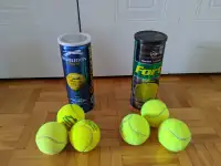 Ensemble de deux boîtes de balles de tennis