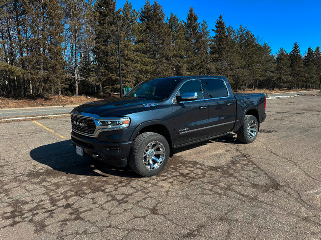 2020 Dodge Ram 1500 Limited 4x4 Crew Cab 5.7L - for Sale in Cars & Trucks in Thunder Bay