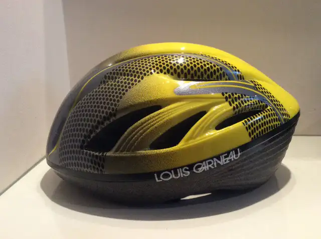 CASQUEde Vélo LOUIS GARNEAU in Hobbies & Crafts in Québec City - Image 4