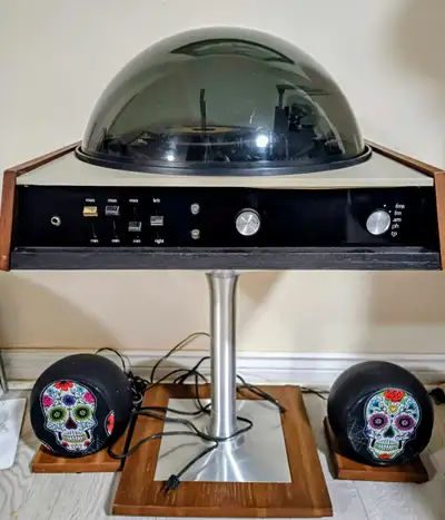 Vintage Viking 686S Space Age Stereo Flying Saucer, View more