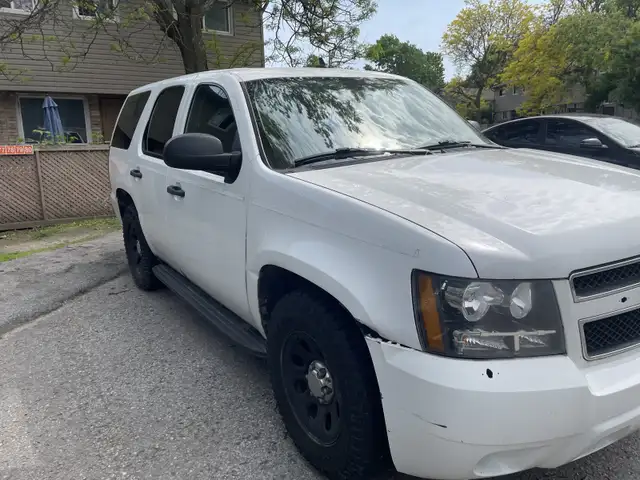 2013 Chevy Tahoe ex rcmp 7000 or best offer in Cars & Trucks in Peterborough - Image 2