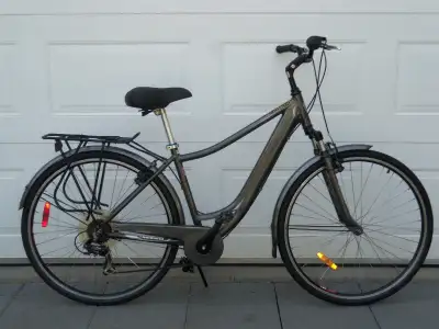 Vélo bicyclette infinity monaco hybride COMME NEUF, View more