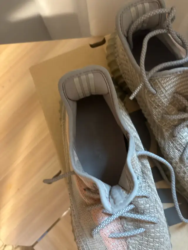 adidas Yeezy 350 sand 2020 size 11,5 in Men's Shoes in City of Toronto - Image 4