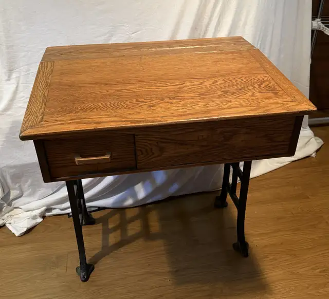 Antique student desk in Desks in Kitchener / Waterloo - Image 2