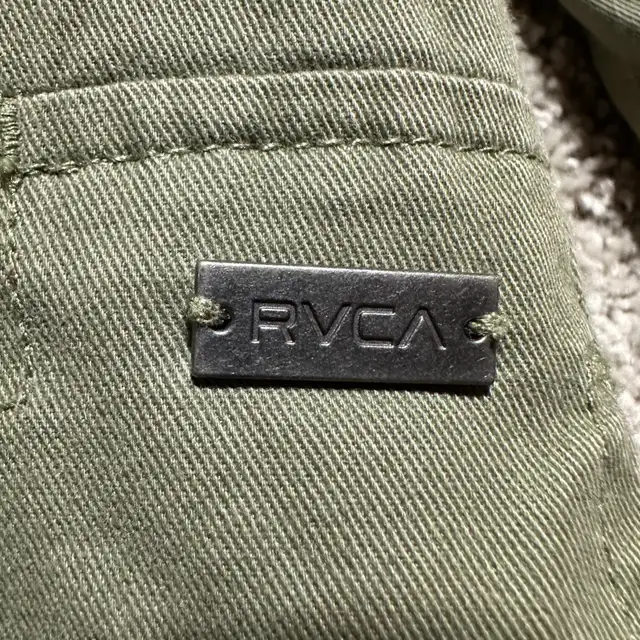 RVCA Men's Hooded Parka Coat with Sherpa Lining in Men's in Calgary - Image 7