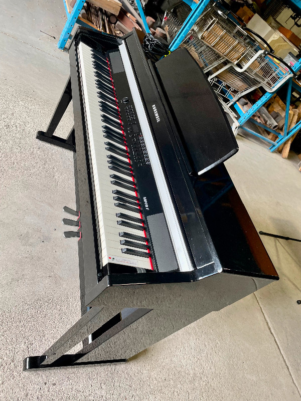 “Kurzweil” Digital Piano (Model MP20FR) w Bench (MINT!) in Pianos & Keyboards in Mississauga / Peel Region - Image 2