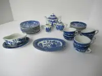 1940's - 50's Child's Play Set Blue Willow Dishes: 28 Pieces