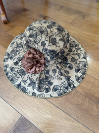 Foldable summer women hat - large brim sun hat /extendable hat, 