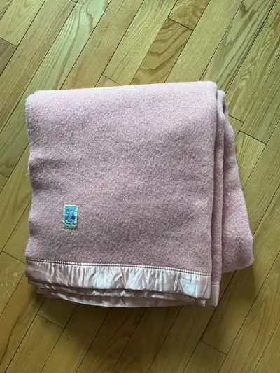 Vintage Kenwood Dusty Rose 100% Wool Blanket, View more