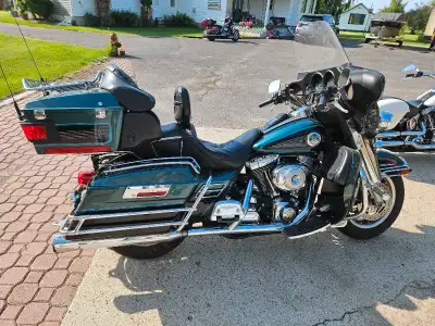 2000 HD Ultra Classic Motorcycle Green. Very nice condition. Has hitch. New rubber front and rear. P...