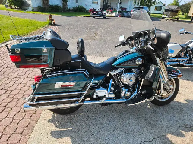 2000 HD Ultra Classic Motorcycle Green in Street, Cruisers & Choppers in Regina - Image 2