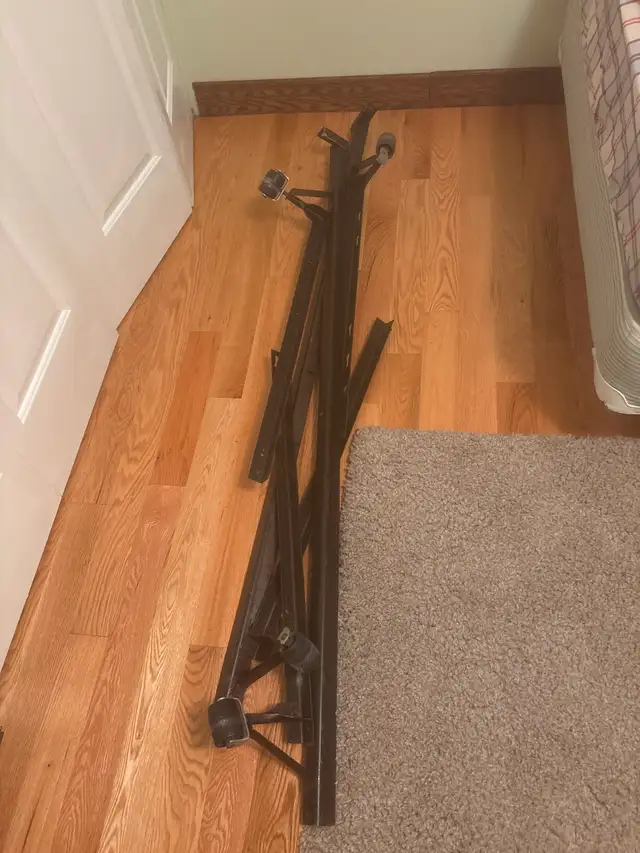 Adjustable bed frame: Twin/Full/Queen