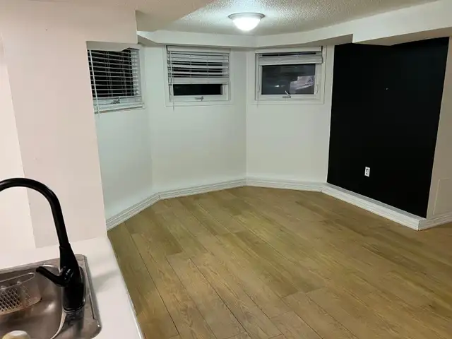walkout basement apartment for rent in Long Term Rentals in Oshawa / Durham Region - Image 4