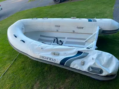 Needs cone job Comes with oars and seats