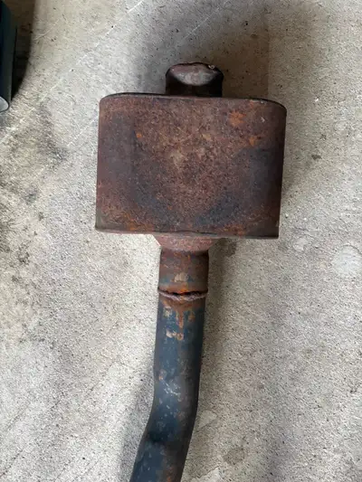 Flomaster super 10 muffler and 4 inch black tips. They were off my 2024 Chevy Silverado. It was purc...