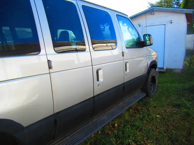2011 Ford E3500 van604128078820823043