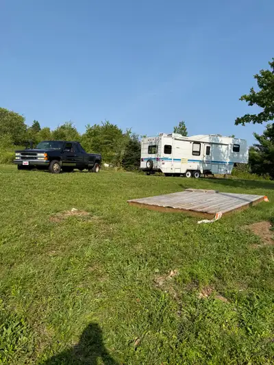 1996 prowler 30 foot fifth wheel camper Fridge stove works air-conditioning does not Camper has leak...