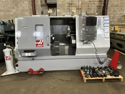 Specifications: Manufacturer HAAS Model TL-25 Year 2010 Stock Number 4781 SWING OVER BED 30" BAR CAP...
