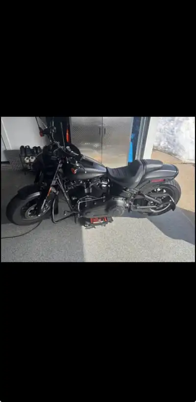 I'm selling my 2018 Harley-Davidson Fat Bob, a powerful cruiser with 18,118 km on the odometer, offe...