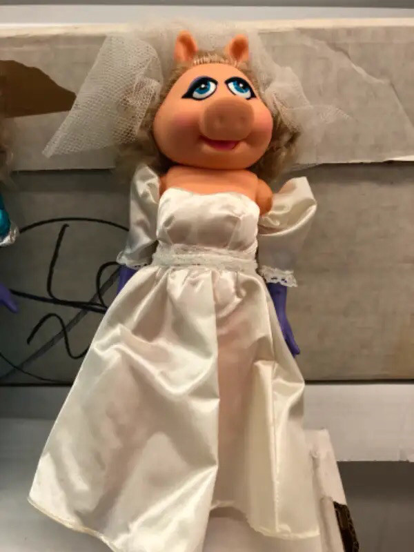 1989 Jim Hensons Muppets Miss Piggy Fantasy Dress Up Doll in Arts & Collectibles in Markham / York Region