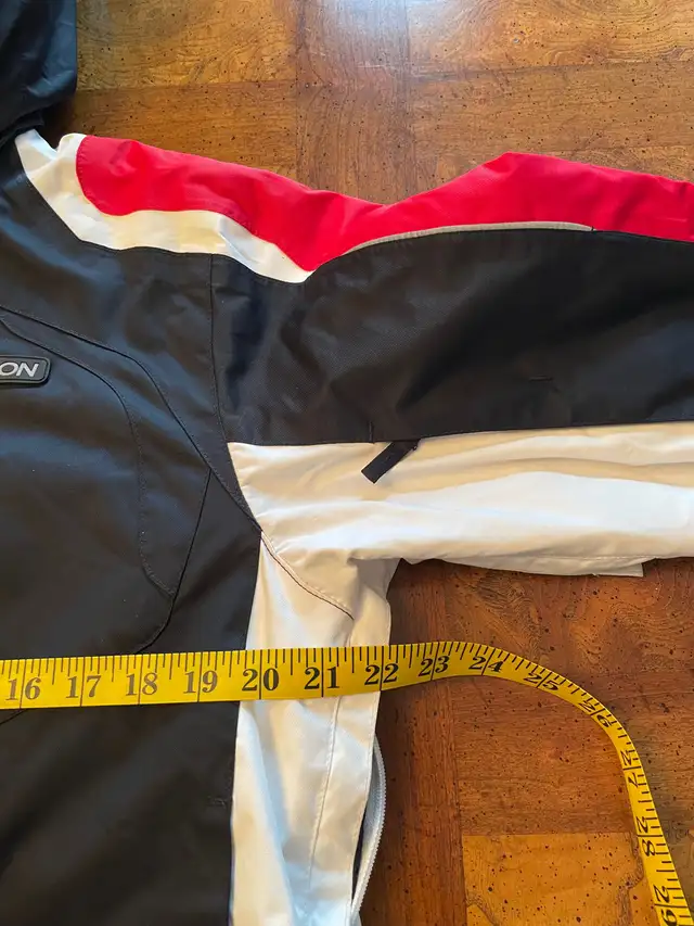 Youth Size 16 Karbon Coat  Winter Jacket in Kids & Youth in Kingston - Image 9