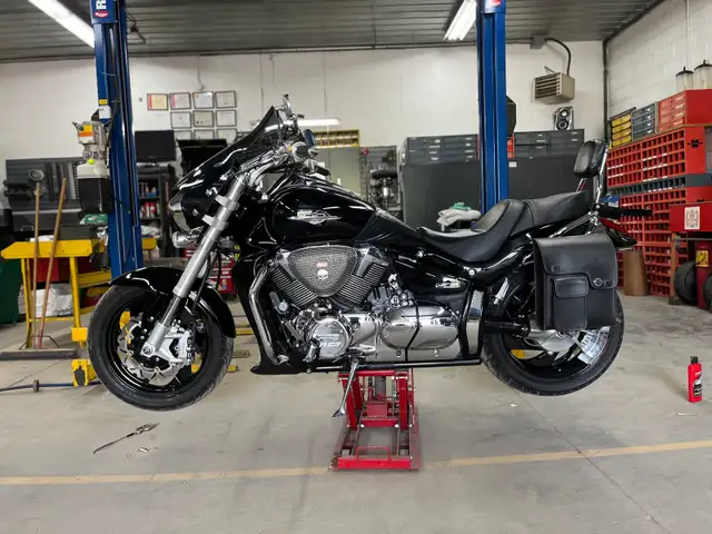 Suzuki M109R in Street, Cruisers & Choppers in Kitchener / Waterloo - Image 8