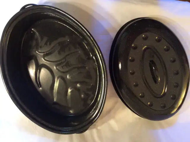 Vintage ENAMELWARE/GRANITEWARE-Various Items-Excellent Condition in Arts & Collectibles in City of Toronto - Image 2