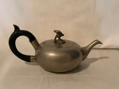 ( CASH ONLY ) PICK UP : CROW FOOT LIBRARY ( NW ) ANTIQUE DECOR TEA POT WITH BIRD DECOR ON TOP FOR SA...