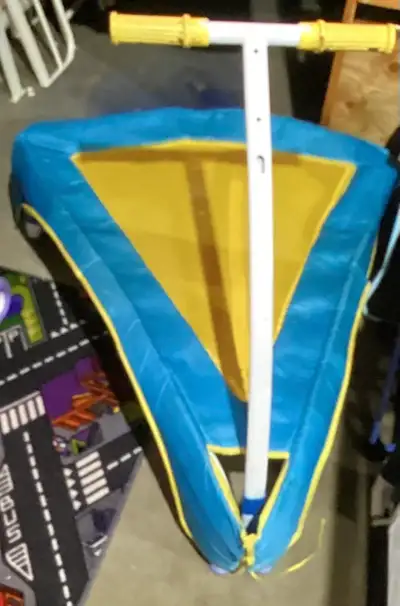 Little kids trampoline with handle that can fold down. Asking 45 obo