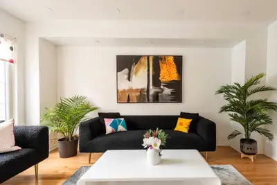North York Large Townhouse 3b4b for Lease