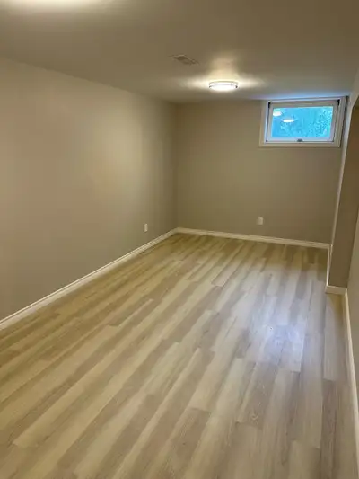 Room for rent, currently available. 2.5 bathrooms, 2 kitchens, living room, free laundry, backyard,...