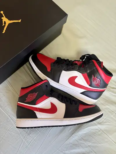 Jordan 1 Mid Bred Toe Shoes Size 10.5 Chicago Black Red (NEW), View more