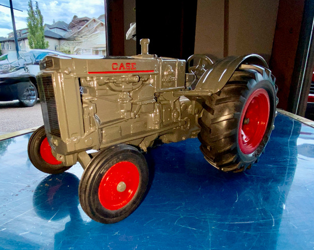 Case "L" Toy Tractor 1/16 Scale ERTL in Toys & Games in Calgary - Image 3