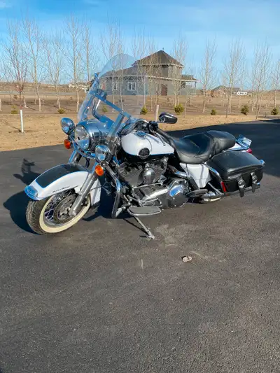 2008 Harley Davidson Road King Classic Original owner, low mileage, very good condition, synthetic o...