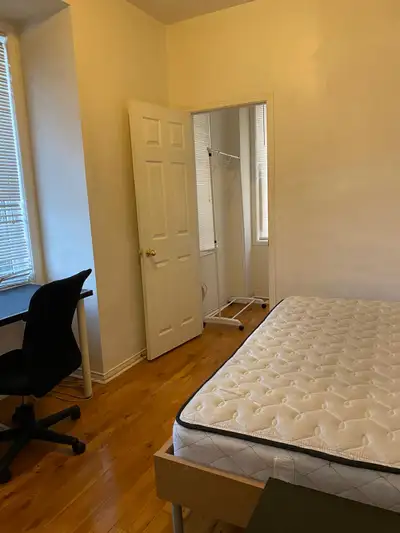 Room for rent at York university village.