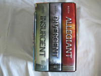 Divergent Book Series Box Set - 3 Hardcover Books +  booklet
