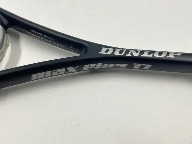 Dunlop Max Plus Ti Squash Racket And Bag. Graphite Composite in Tennis & Racquet in Edmonton - Image 5