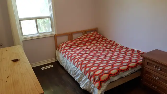 Room for rent-12 mins walking to UNFC-March 1st