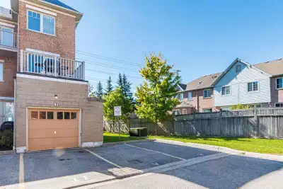 Eglinton &Ninth Line , corner unit over 1700sqft , garage2 park., View more