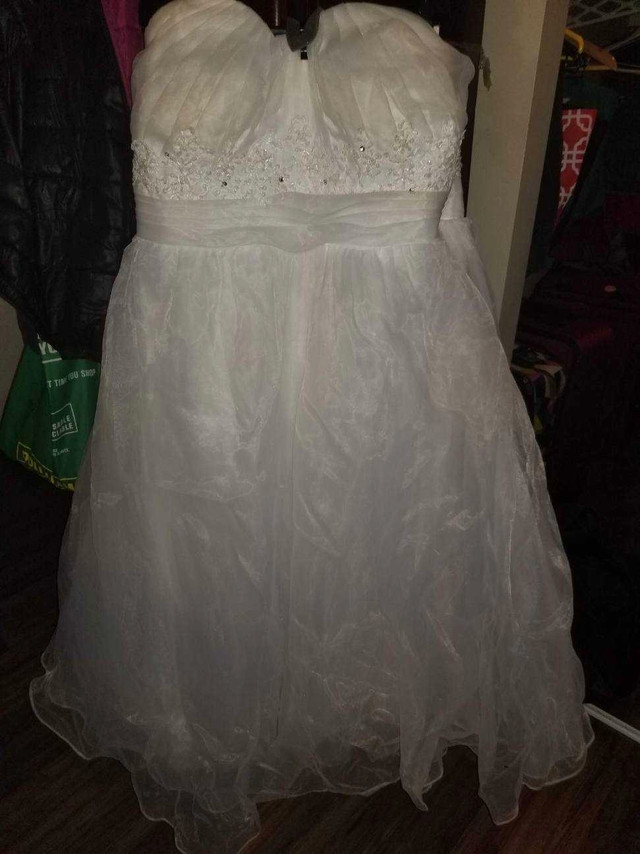 Plus size wedding dress in Wedding in Edmonton - Image 2