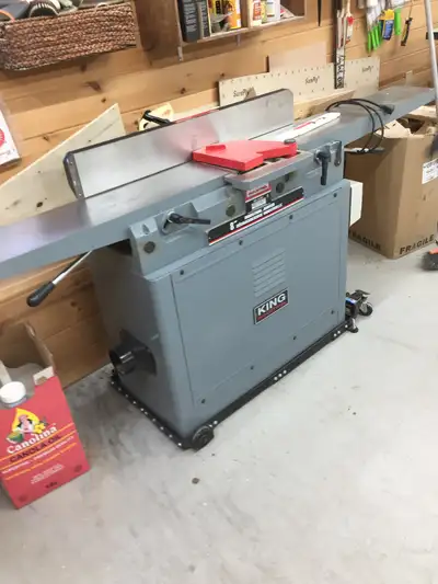 FIRM PRICE HAS BEEN REDUCED ON KING KC-80FX 8" PARALLELOGRAM JOINTER. 2HP 220V MOTOR. Table size 8"...