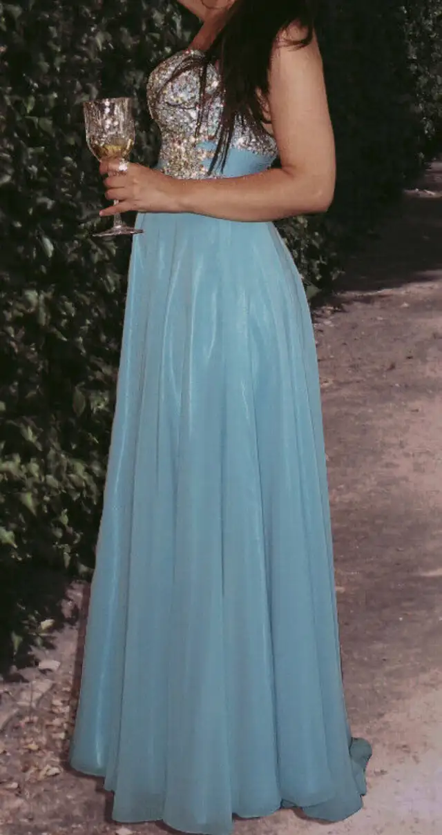 Blue dress perfect for a wedding/ bridesmaids/ grad dress in Wedding in Calgary - Image 4