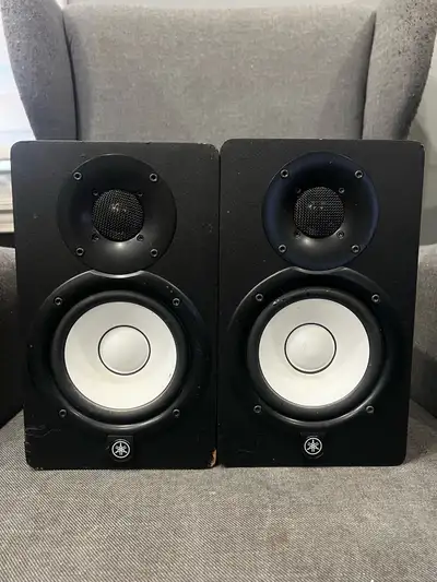 Yamaha HS5 Studio Monitor Pair, View more