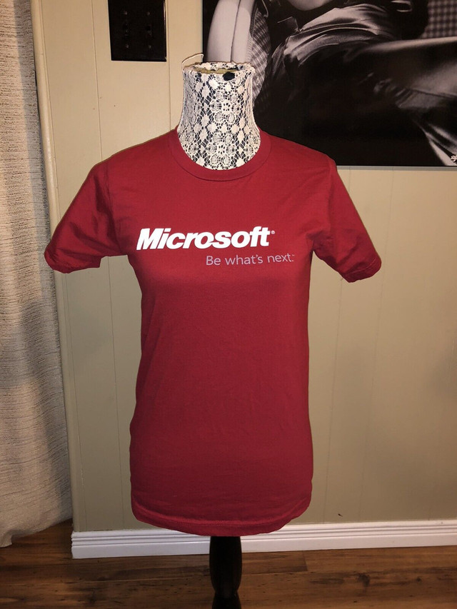 Microsoft T-Shirt Size S/M in Women's - Tops & Outerwear in Windsor Region