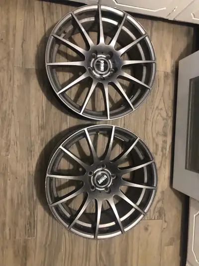 Staggered VMR v721s for sale, they're used with minor cosmetic damage. Refer to photos. They are 19x...