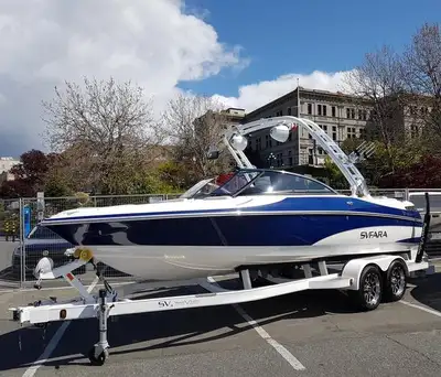 2016 Campion SV3 (140 hours) This performance tow boat brings together sophisticated technology and...