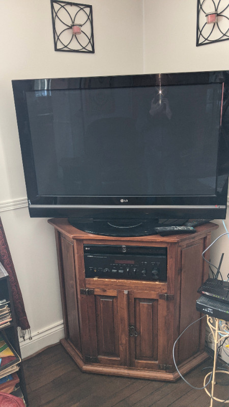 TV LG Plasma 42". dans Téléviseurs  à Ville de Québec