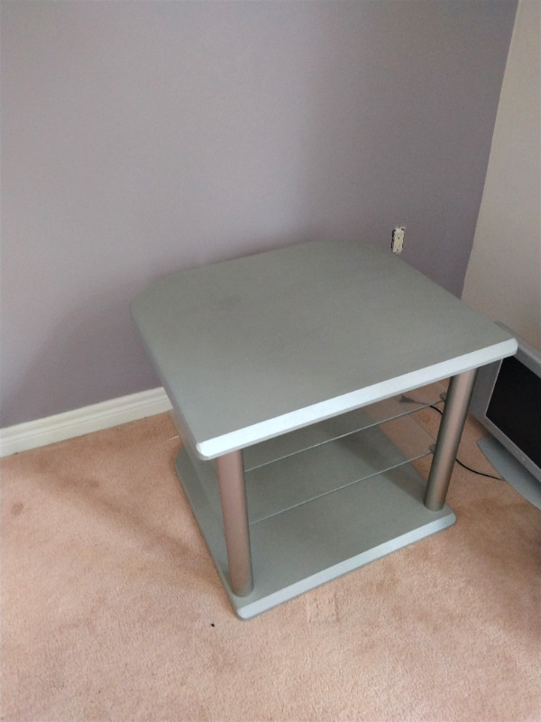Accent table / media unit in TV Tables & Entertainment Units in Markham / York Region